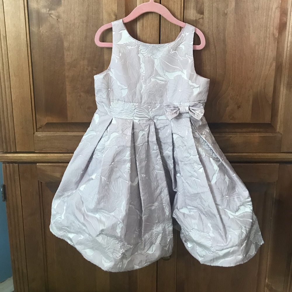 Ava & Yelly girls size 6 dress